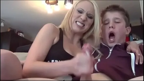 Hot Lucky being jacked off by hot blondes klip Tube