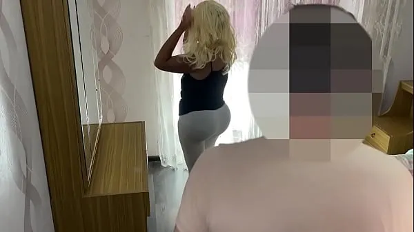 Tiub klip step Mom hugged her son and went down to his penis. Anal sex panas